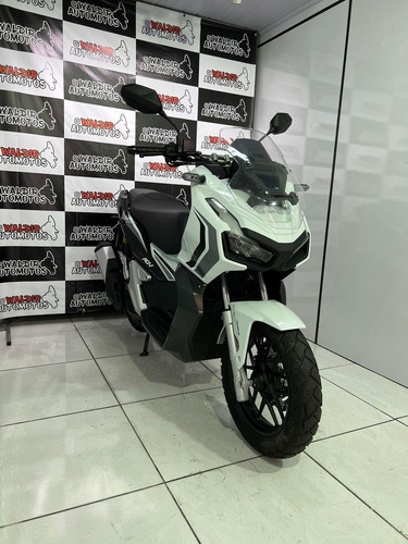 Imagem 4 de 11 de Honda Adv 150
