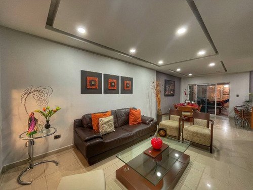 Imagen 1 de 17 de En Venta Townhouse En Piedras Pintadas Pozo Y Planta 100%. Código 136400