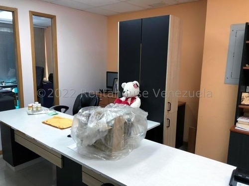 Imagen 18 de 22 de Los Dos Caminos Edificio Comercial En Venta 23-15492