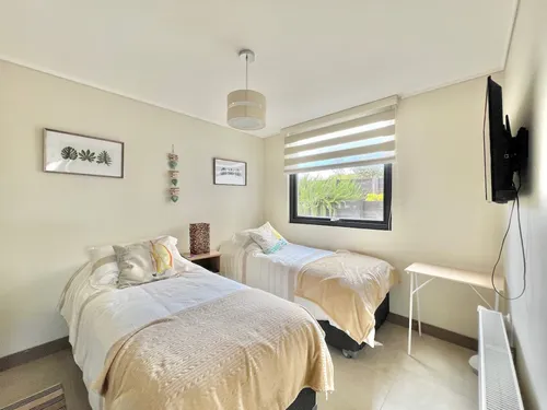 Excelente Departamento En Primer Piso Con Jardín En Marbella
