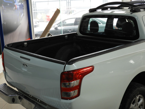Mitsubishi L200 2.4 Cabina Doble 4x4 Mt