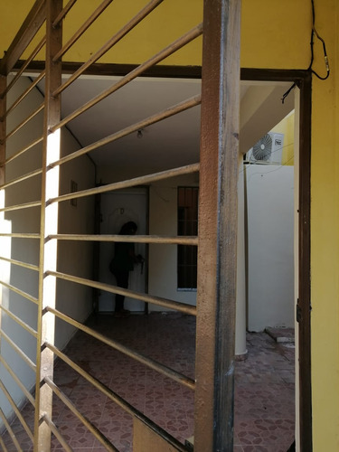 Alquiler Primer Nivel En Ralma Una Habitación