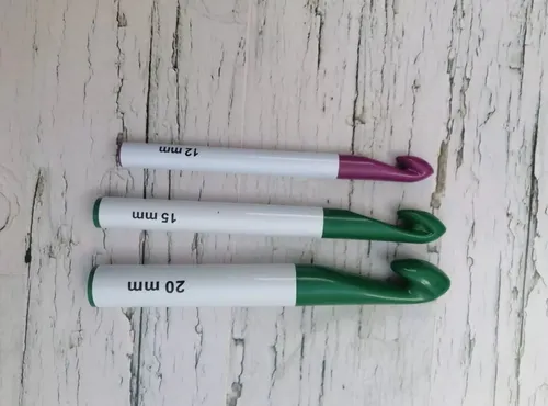 Kit De Agujas Crochet Gruesa Trapillo #12, 15, 20mm X3 Und