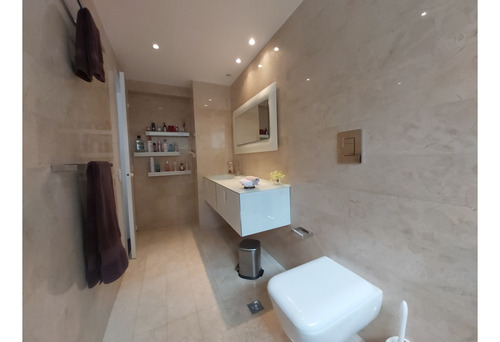 Santa Rosa De Lima. Venta Apartamento 181mt2 3h-est+serv/3b+serv/2e