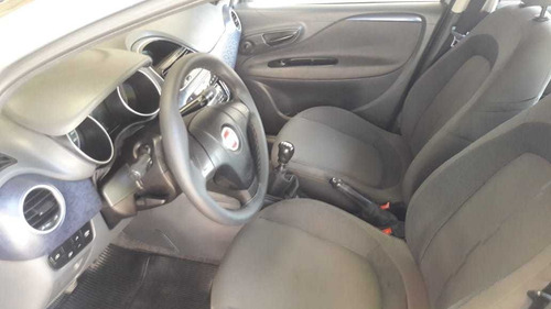 Fiat Punto 2013 1.4 Attractive Flex 5p