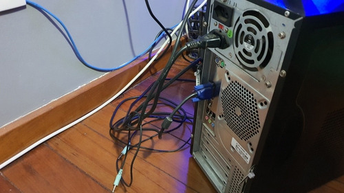 Cpu Intel Atom D525, 2gb De Ram, 500gb De Memória + Monitor