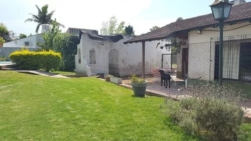 Imagen 2 de 13 de Permuta - Casa Quinta De 3 Ambientes En Venta - Ituzaingo Sur