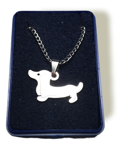 Dije Perro Salchicha - Acero Quirúrgico 2cm + Cadena Color Plateado