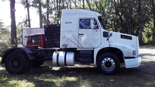 Imagem 1 de 9 de Volvo320 Volvo
