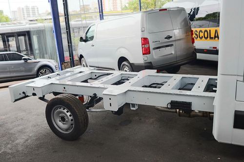 Renault Master chasis 2.3 L1H1 2P