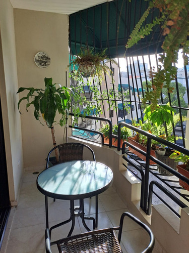 For Sale Apartamento En El Vergel 4to Piso De 3 Habitaciones Todo En Caoba