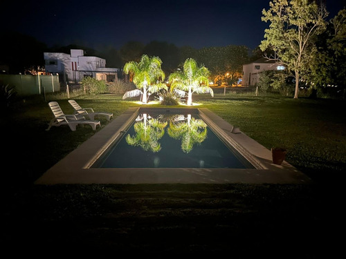 Casa En Venta - 2 Dormitorios 2 Baños - 1.400mts2 - General Rodríguez