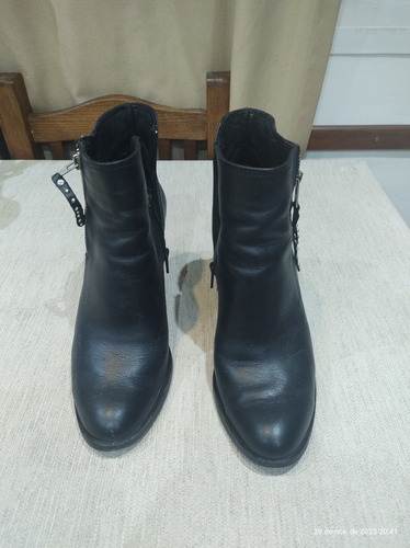 Botas Cortas Negras De Cuero Facenova Talle 40