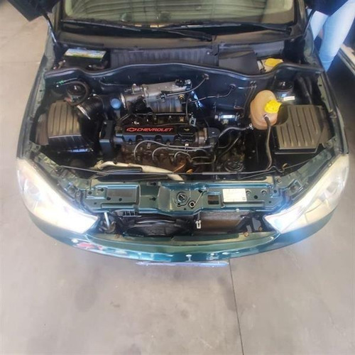 Chevrolet Corsa Sedan Premium 1.0 Gasolina Manual