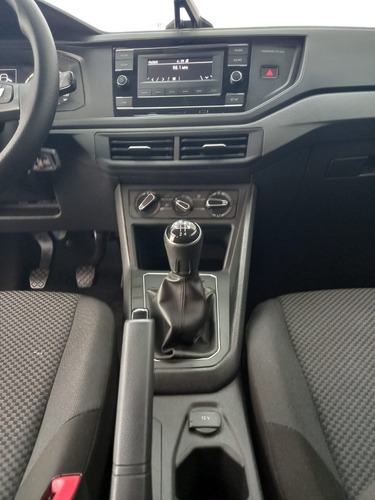 Imagem 8 de 15 de Volkswagen Polo 1.6 Mi Total Flex Manual 2020