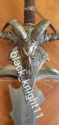 Espada Frostmourne Del Rey Arthas Warcraft Con Base Unica