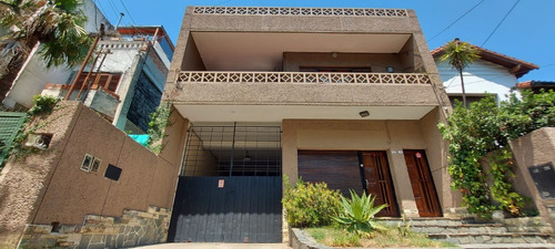 Excelente Propiedad A La Venta En Zona Residencial 