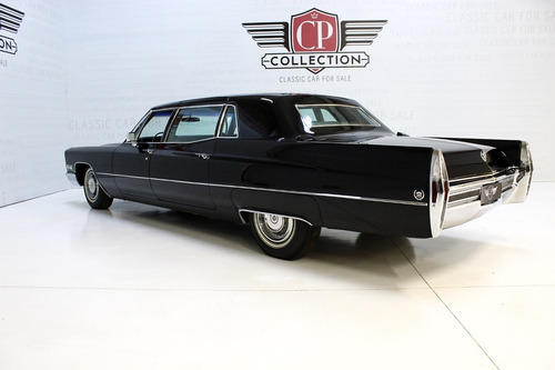 Imagem 5 de 11 de Cadillac Limousine