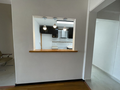 Departamento En Venta Totalmente Remodelado Con Excelentes Espacios