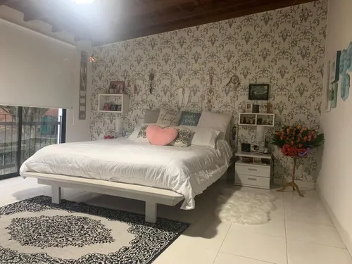 Casa En Venta En El Poblado, Los Gonzalez. Cod V9375
