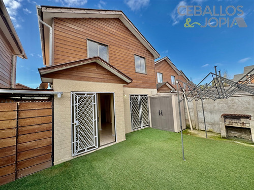Casa En Venta De 3 Dorm. En Villa Alemana