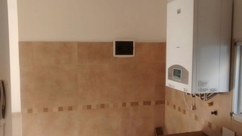 Imagen 3 de 5 de Departamento Dos Ambiantes Con Dos Cocheras Venta Banfield