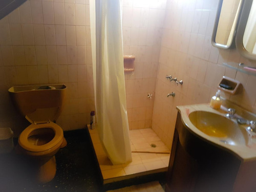 Imagen 8 de 12 de Casa En Venta 6 Amb Con Cochera