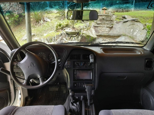 Nissan Pathfinder 1997 3.3 R50 Ancha