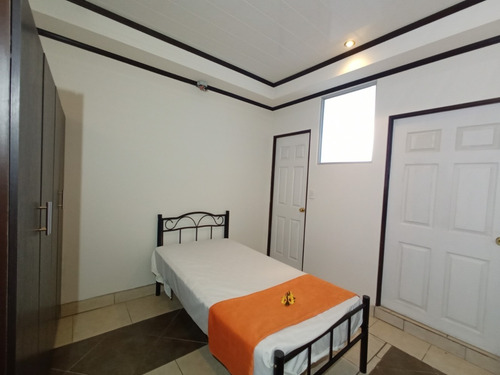 Apartamento Muy Seguro Y Semiequipado Para Una Persona