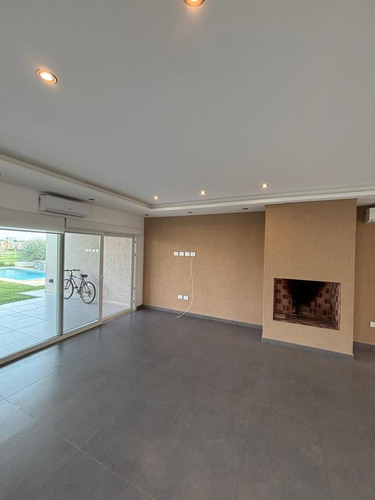 Casa 4 Amb En Venta En Barrio Privado San Felipe - Canning