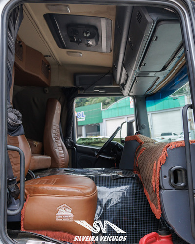 Scania P-310 - Ano: 2017 - 4o Eixo - Carroceria