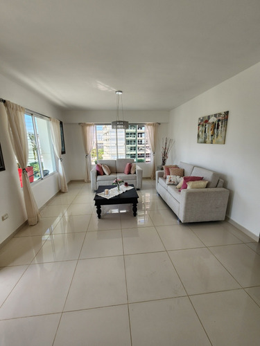 Penthouse De 3 Niveles En Naco A Pocos Minutos De La Av. 27