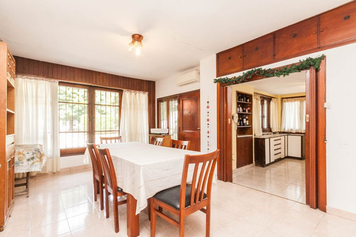Venta Casa 5 Ambientes En Turdera S/ Lote 1000m2