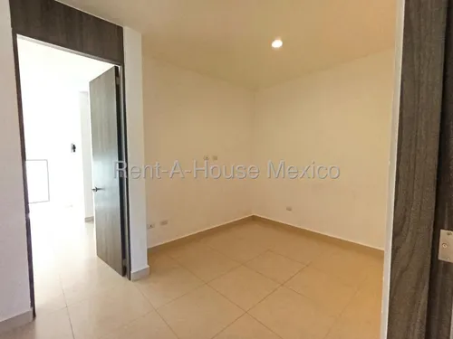 Se Renta Casa En Zibata Condominio Ankara Ofrece 3 Recamara Una En Pb Qh25-2527