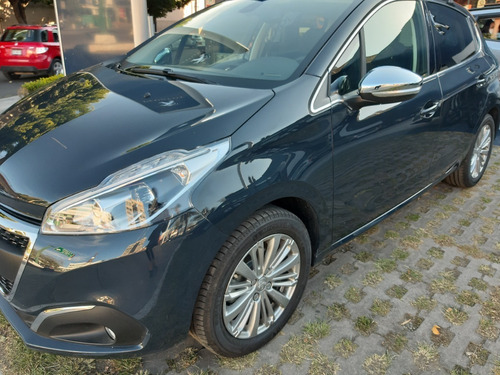 Peugeot 208 Allure Pack 1.2 Puretech Manual 2021 Demo
