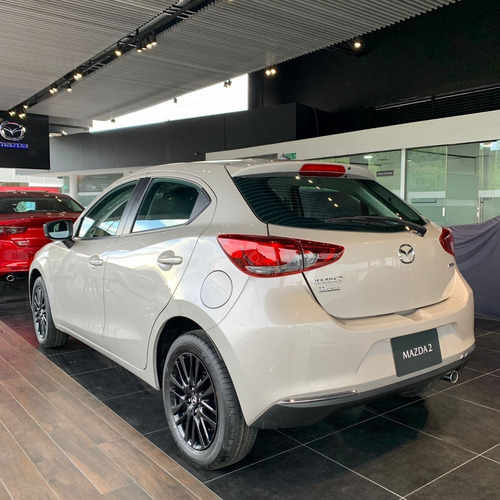 Imagen 5 de 14 de Mazda 2 Sport Carbon Edition Cuarzo Platino