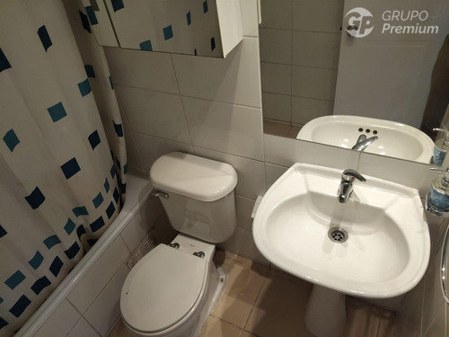 Departamento De 2d, Est. Y Bodega En Venta En Independencia