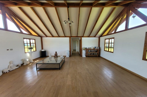 Dos Casas En Terreno De 5000m2 Chicureo