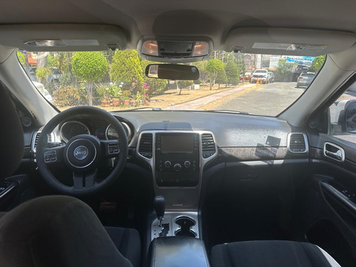Jeep Grand Cherokee Laredo V6 Lujo 4x2 At