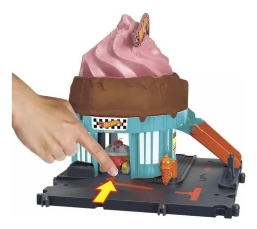Pista de heladería Hot Wheels City en la ciudad, de color mate