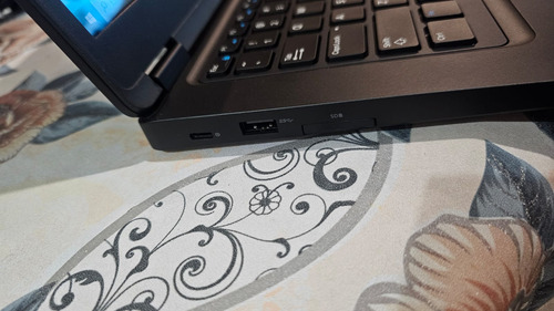 Laptop Dell Latitude 5490 Core I7 8th 12gb Ram 256 Gb M.2 Negro (Usado)
