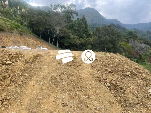 Lote Con 2 Explanaciones En La Vereda Cabuyal Copacabana Antioquia