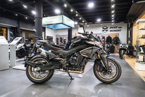 Cf Moto 800 Nk (no Mt07 ,mt09 Z900, Triumph Street Triple)