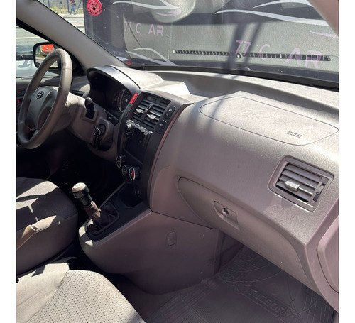 Hyundai Tucson 2.0 MPFI GL 16V 142CV 2WD GASOLINA 4P MANUAL
