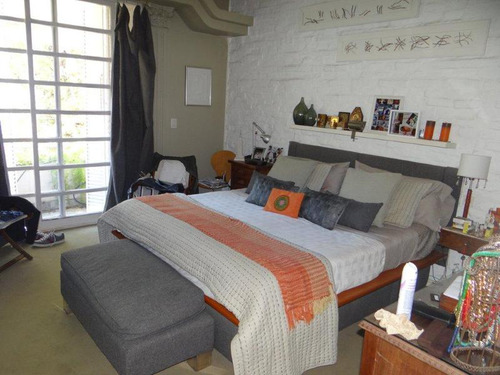 Chalet Ingles En Impecable Estado - 6 Ambientes Y Dependencias En 2 Plantas.