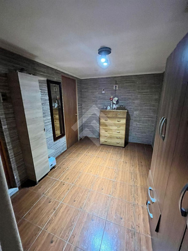 Casa En Venta De 5 Dorm. En Lo Espejo