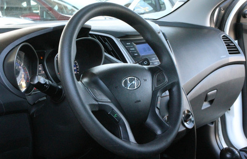 Imagem 5 de 11 de Hyundai Hb20 1.0 Comfort Manual 2015 97.000km
