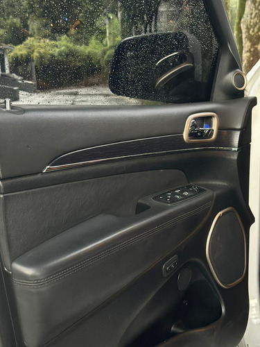 Jeep Grand Cherokee 5.7 Summit