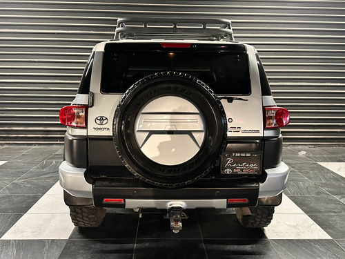 Toyota Fj Cruiser 3p Premium Aa Ee Ra Abs 4x4 At