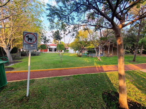 Hermosa Residencia En Centro Sur, Claustros Del Sur, C.342 M2, 3 Niveles
